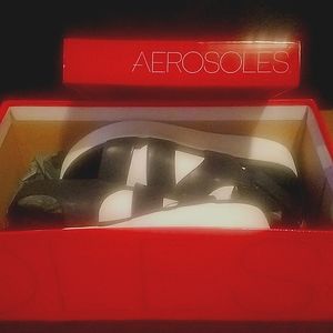 AEROSOLES WOMEN BLACK LEATHER 002 SANDALS (SIZE: 7 M) "BRAND NEW"